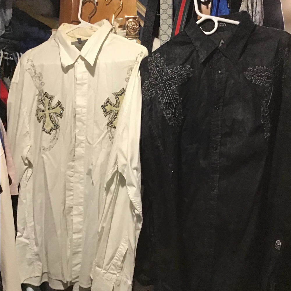 2-ROAR BUTTON DOWNS WHITE WITH DIAMOND $24 a piece